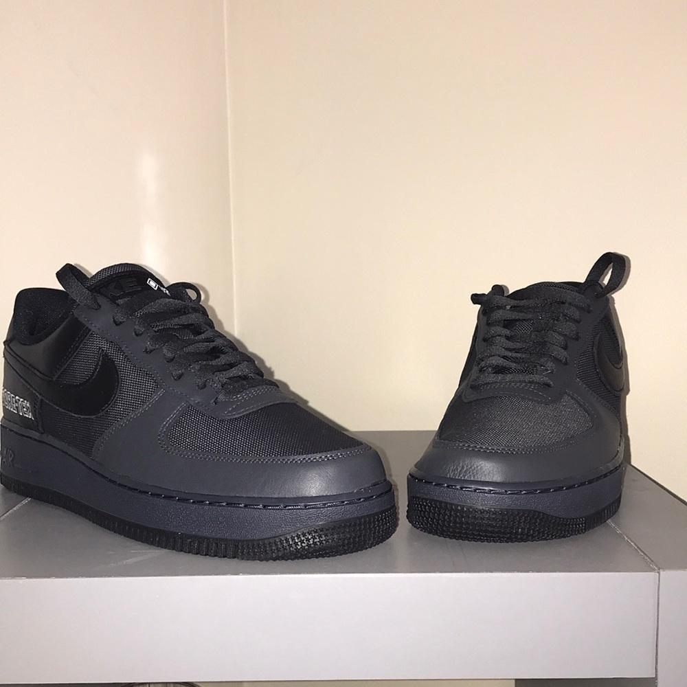 Brand new tried on once only in house no creases